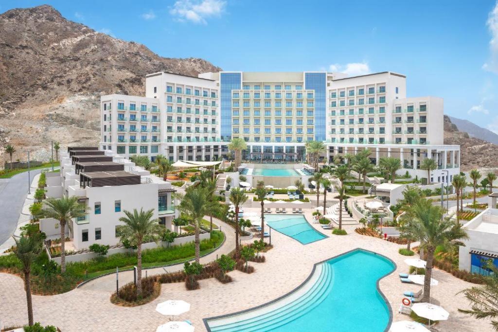 Ocean Mountain View Apartment At The Address 푸자이라 외부 사진